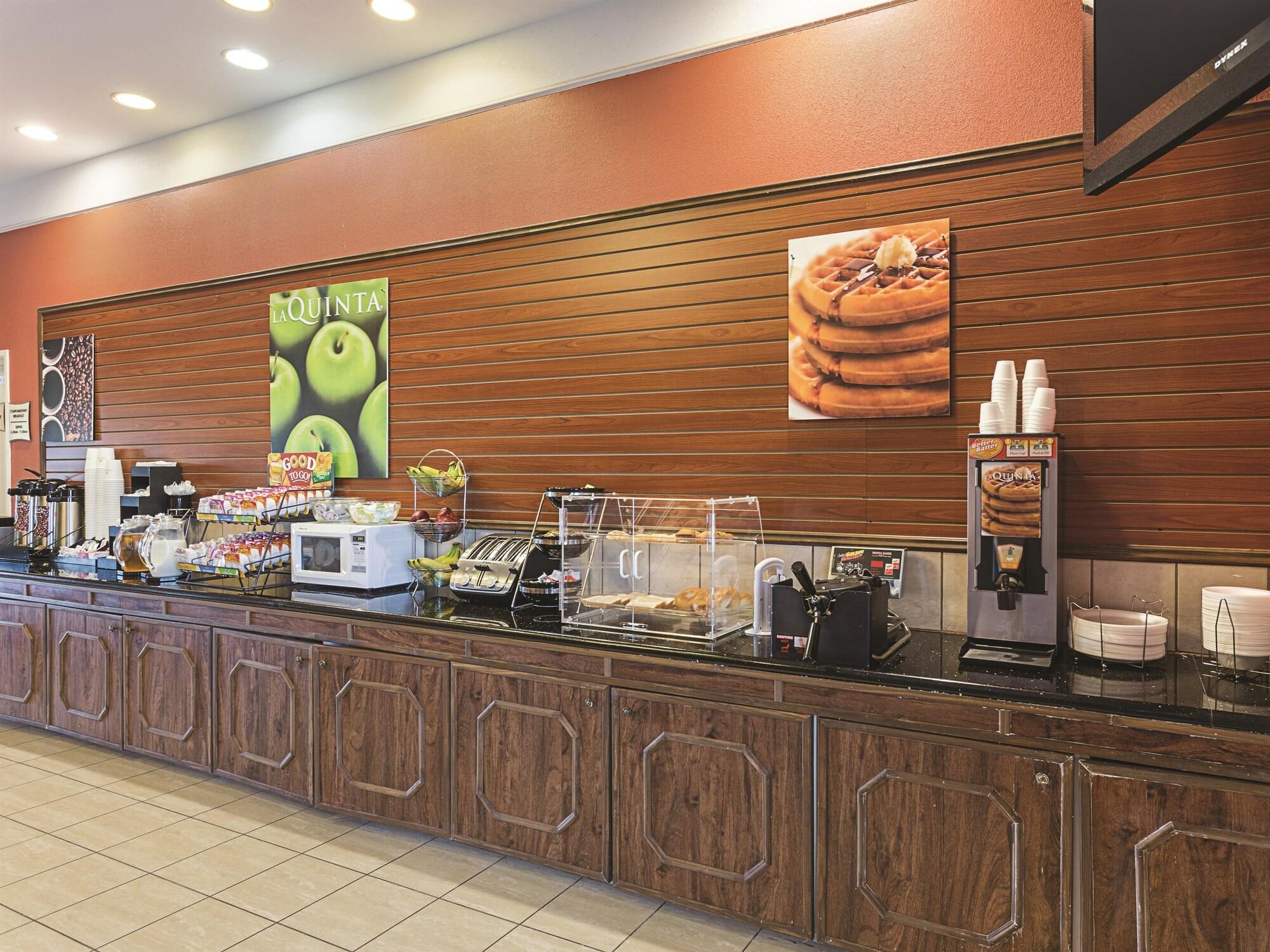 Baymont Inn & Suites Brenham Exterior foto