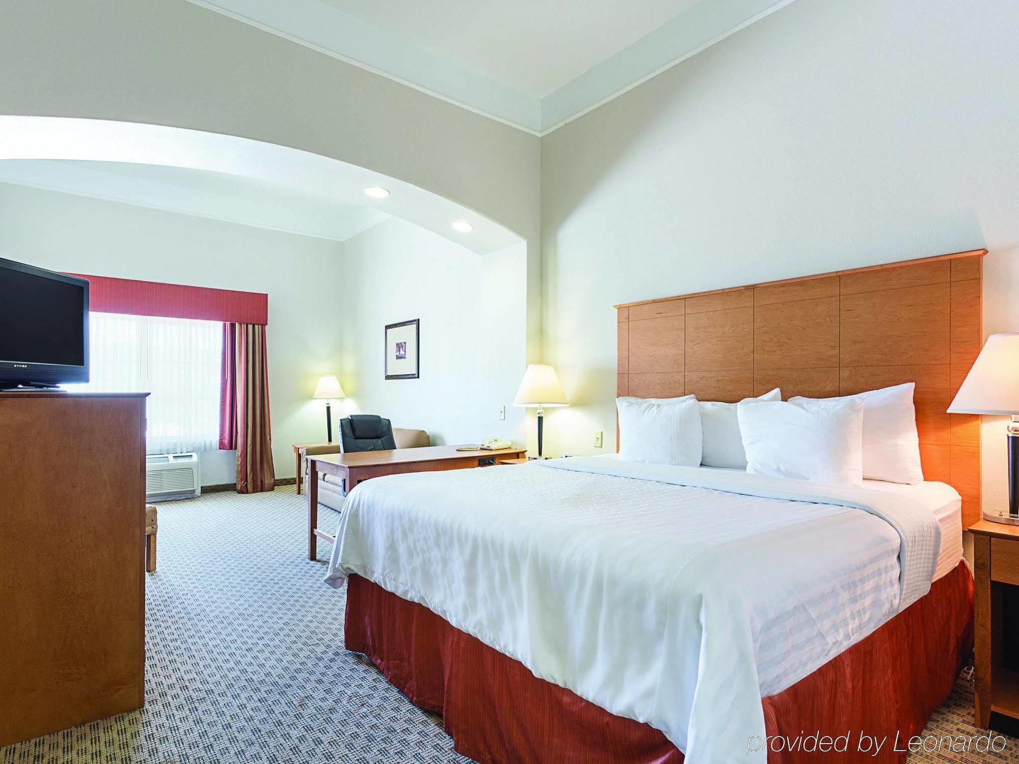 Baymont Inn & Suites Brenham Exterior foto