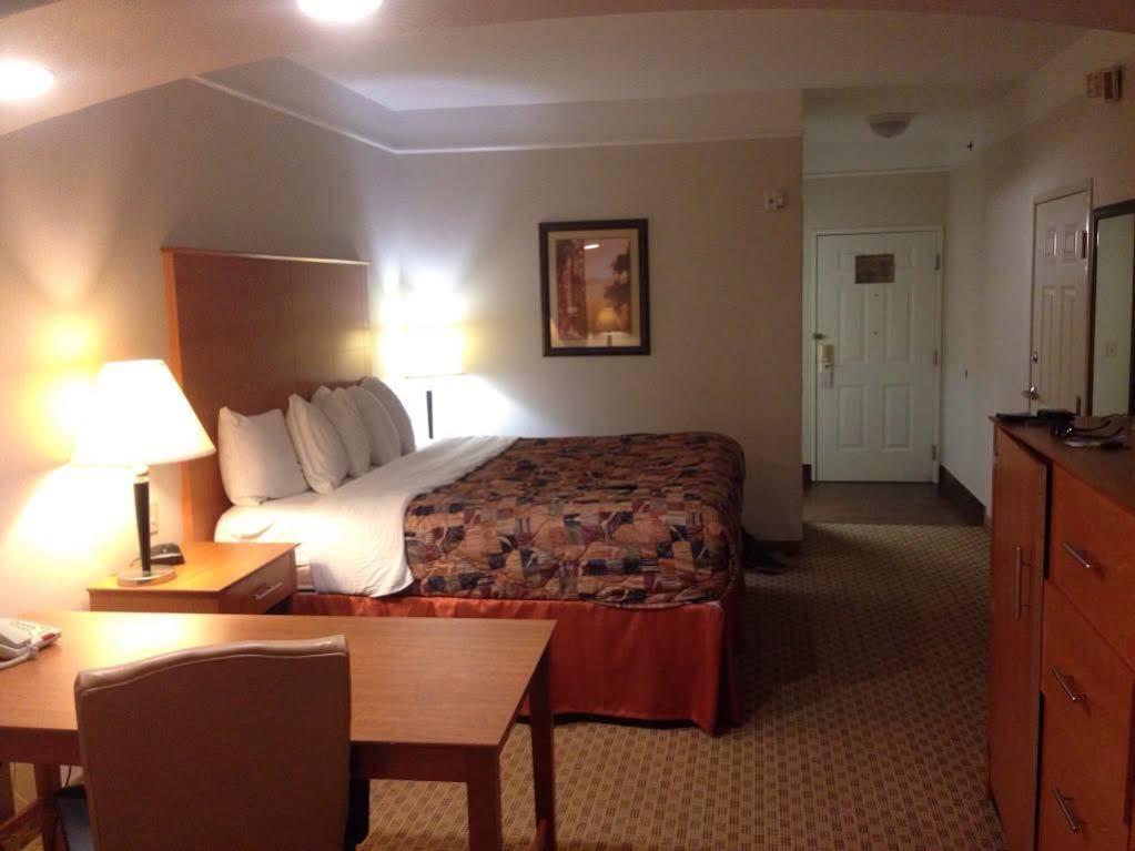 Baymont Inn & Suites Brenham Exterior foto